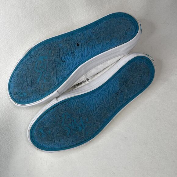 Blowfish Malibu Slip On Low Top Distressed Edge Sneakers Shoes Size 7- White - Picture 7 of 7